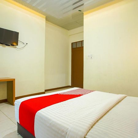 Capital O 90643 Suri Guest House Syariah Padang  Extérieur photo
